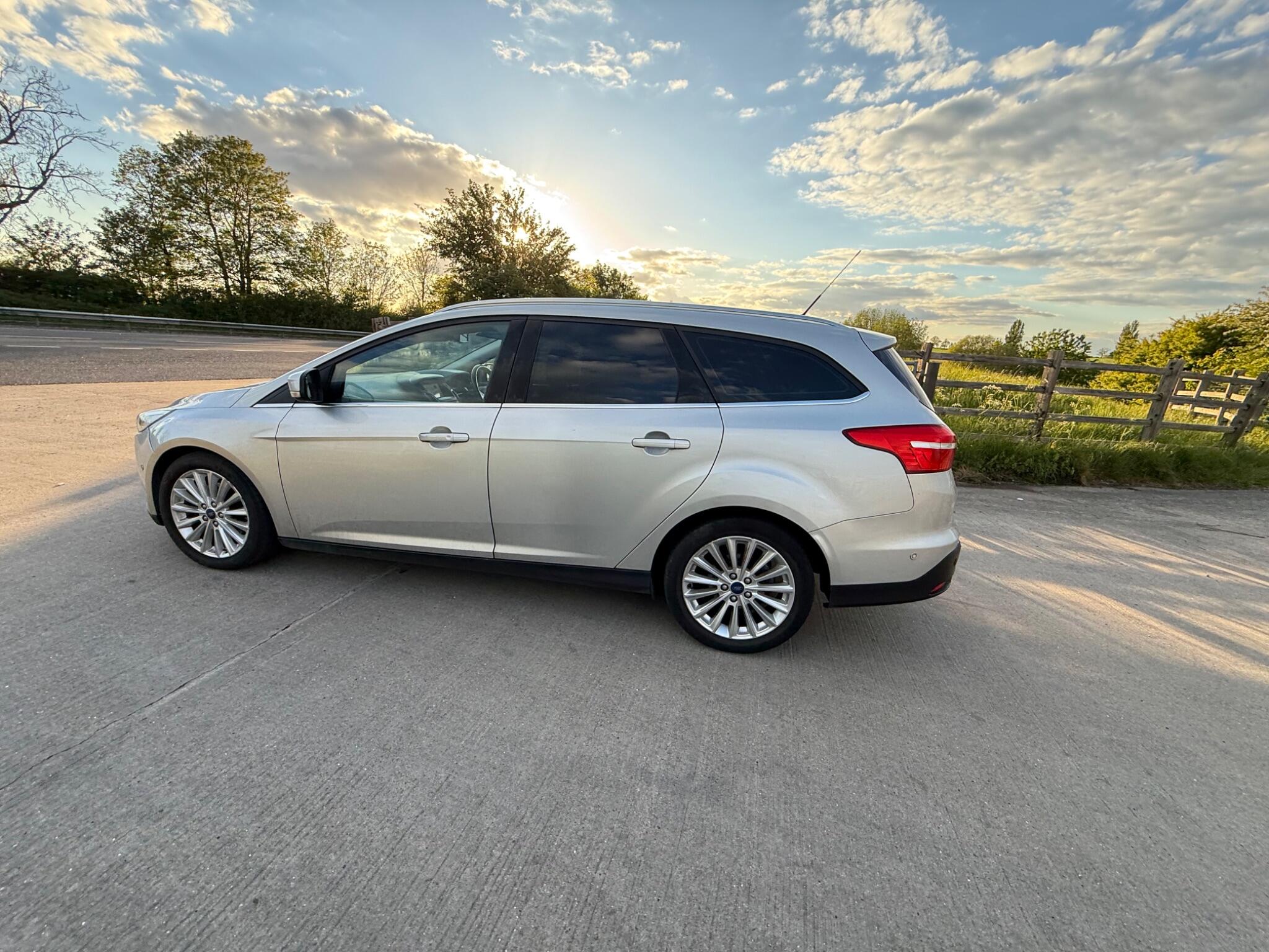 Ford Focus 1.5T EcoBoost Titanium X Euro 6 (s/s) 5dr — photo 83 of 126